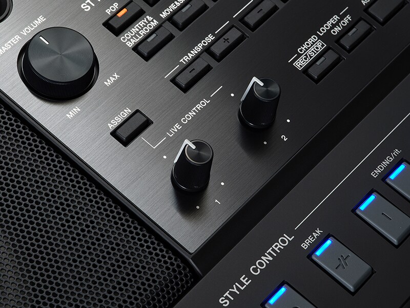 Gros-plan sur le bouton assignable et les boutons Live Control sur le clavier arrangeur Yamaha PSR-SX920