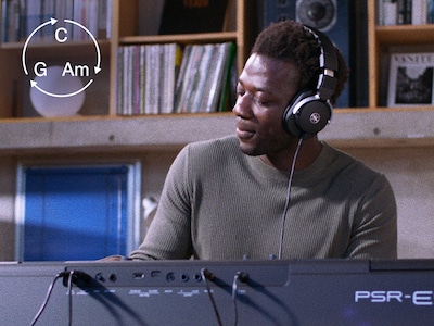 PSR-E583 - Image de présentation de la fonction Auto Chord Play (Jeu automatique d'accords)