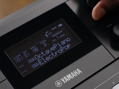 PSR-E483 - Image de présentation de l'écran central