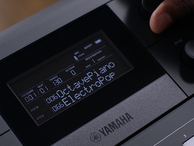 PSR-E583 - Image de présentation de l'écran central