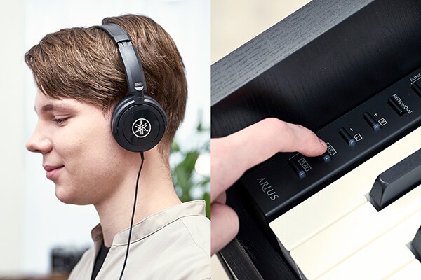 Jeu sur un piano ARIUS avec un casque et utilisation des boutons du panneau de commande